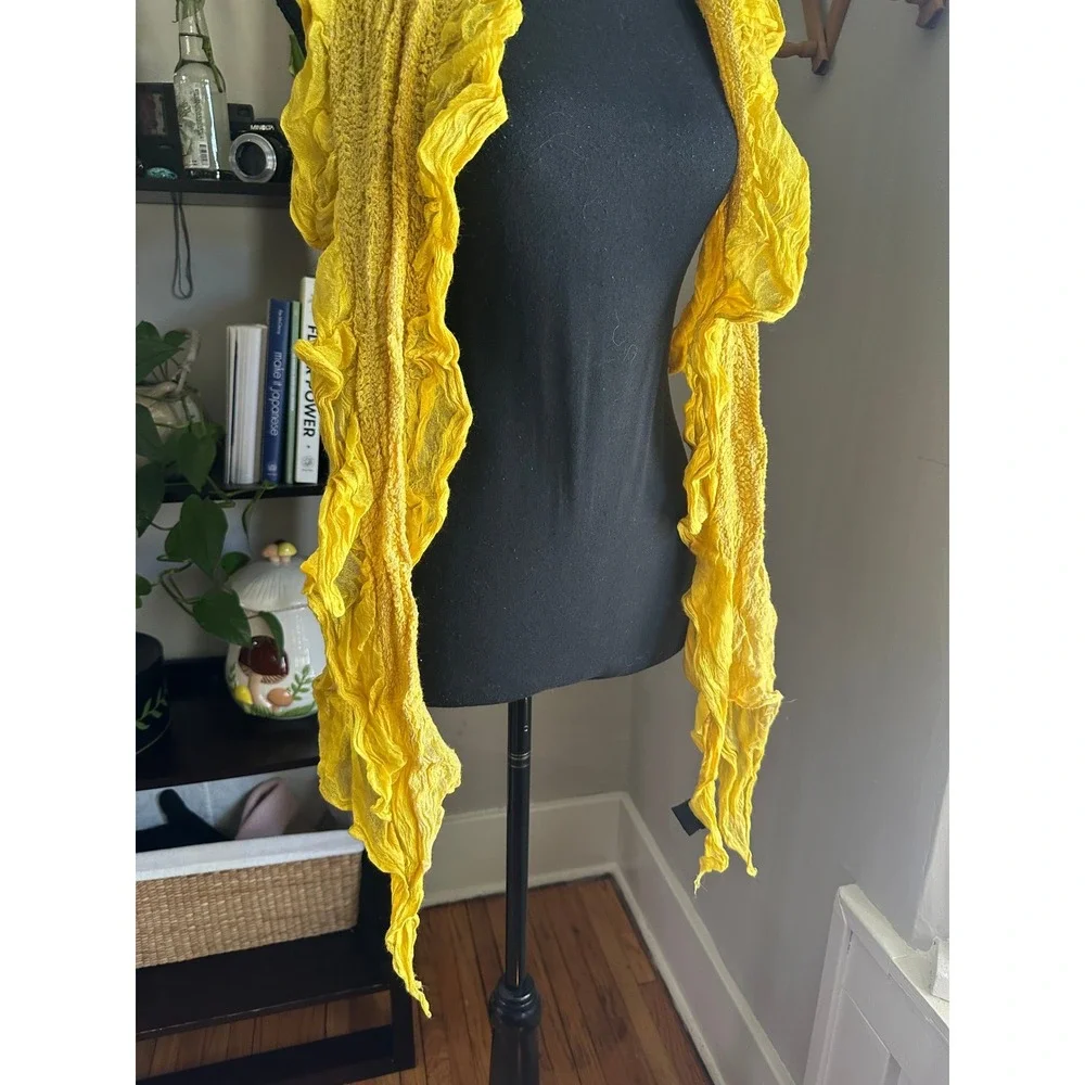N/A vibrant yellow